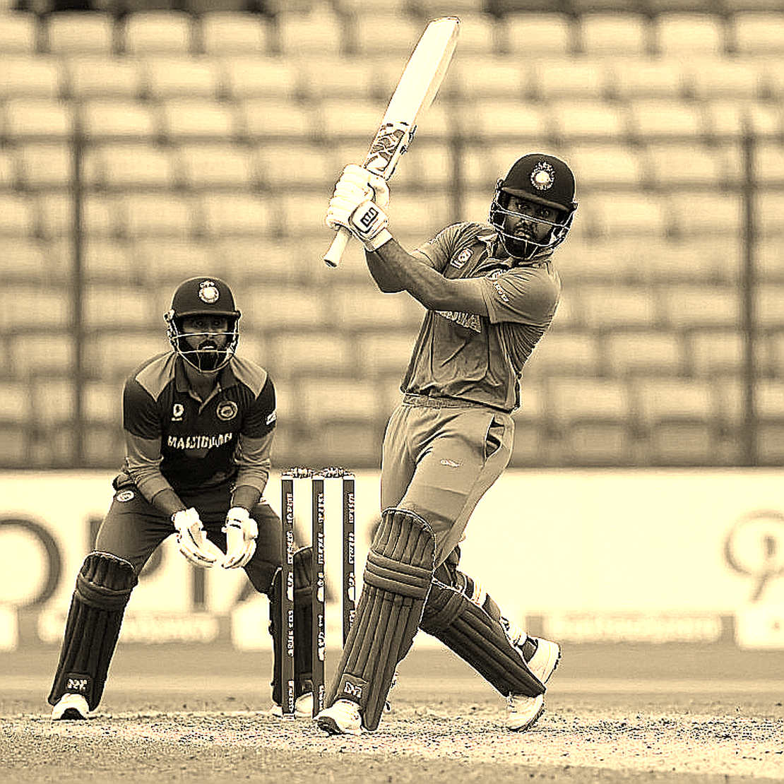 কাঁধে আঘাত, বাঁ-হাতে শূন্যতা: বেঙ্গালুরুর শেষ টি-টোয়েন্টির আগে যা দেখা যায়নি